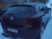Używany Opel Astra 2011 Czarny Hatchback