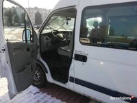 używany Renault Master 2 2010 r posiada rampe, 9 foteli