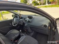 Używany Renault Clio II 75 KM (55 kW) 2009 Czarny Hatchback