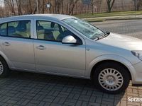 używany Opel Astra 1,6 2011 r. benzyna