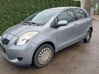 używany Toyota Yaris 1.3dm 87KM 2006r. 180 000km