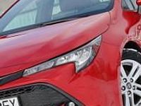 Używany Toyota Corolla 98 KM (72 kW) 2022 Bordowy Hatchback