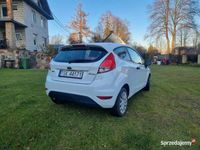 Używany Ford Fiesta 75 KM (55 kW) 2013 Biały Hatchback