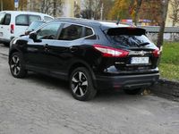 Używany Nissan Qashqai 163 KM (119 kW) 2016 Czarny SUV