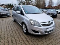 używany Opel Zafira 1.6dm 115KM 2010r. 180 000km