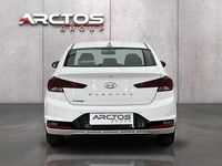 używany Hyundai Elantra 1.6dm 127KM 2020r. 120 000km