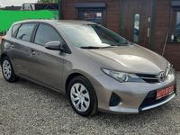 używany Toyota Auris 1.3dm 100KM 2014r. 179 000km