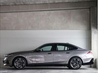 Używany BMW 520 Comfort Edition 197 KM (144 kW) 2025 Szary oxide metalizowany Sedan/Limuzyna