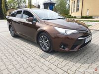 używany Toyota Avensis 