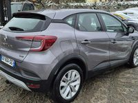 używany Renault Captur 1.6dm 145KM 2024r. 20 000km