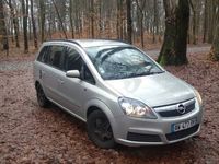 używany Opel Zafira 7-osobowa 2005r