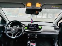 Używany Kia Stonic 99 KM (72 kW) 2021 Zielony SUV