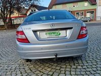 używany Mercedes C200 2.1dm 136KM 2010r. 325 602km