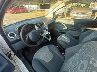 Używany Ford Ka 69 KM (50 kW) 2011 Biały Hatchback