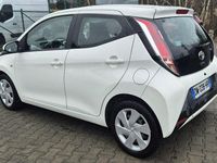 Używany Toyota Aygo 69 KM (50 kW) 2014 Biały Hatchback