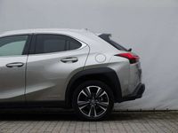 używany Lexus UX 2dm 152KM 2021r. 34 624km