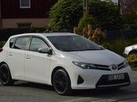Używany Toyota Auris 100 KM (73 kW) 2015 Biały (metalik) Hatchback