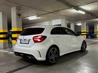Używany Mercedes A180 AMG line 2017 Biały Hatchback
