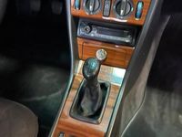 używany Mercedes E200 rok 1994.