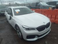 używany BMW 750 2017, 4.4L, uszkodzony bok