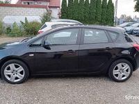 Używany Opel Astra 2011 Czarny Sedan/Limuzyna