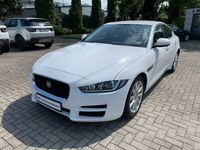 Używany Jaguar XE 180 KM (132 kW) 2016 Biały Sedan/Limuzyna