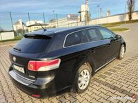 używany Toyota Avensis 