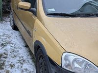 Używany Opel Corsa 2001 Żółtozłoty Hatchback