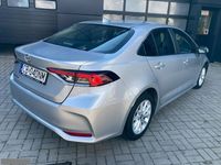 Używany Toyota Corolla 125 KM (91 kW) 2022 Srebrny Sedan/Limuzyna