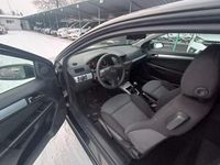 używany Opel Astra 8dm 140KM 2006r. 159 507km