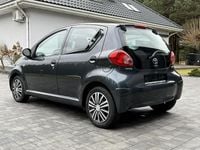 Używany Toyota Aygo 68 KM (50 kW) 2006 Grafitowy (metalik) Hatchback