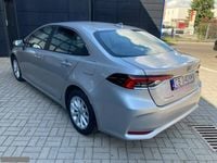 Używany Toyota Corolla 125 KM (91 kW) 2022 Srebrny Sedan/Limuzyna