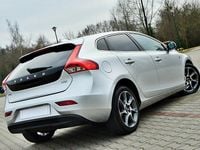 Używany Volvo V40 Ocean Race 120 KM (88 kW) 2016 Srebrny (metalik) Hatchback