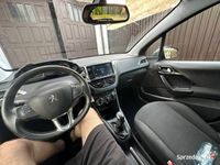 używany Peugeot 208 PureTech 2018 kamera cofania, bogate wyposażenie