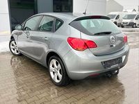Używany Opel Astra 2010 Srebrny Hatchback