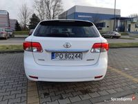 używany Toyota Avensis 