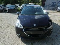 Używany Peugeot 208 120 KM (88 kW) 2014 Niebieski Hatchback