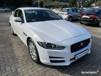 Używany Jaguar XE 180 KM (132 kW) 2017 Biały Sedan/Limuzyna