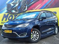 Używany Chrysler Pacifica 2017 Granatowy Minivan
