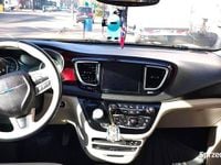 Używany Chrysler Pacifica 2018 Złoty Minivan