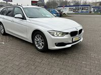 Używany BMW 320 183 KM (134 kW) 2013 Biały (metalik) Sedan/Limuzyna