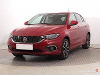 Używany Fiat Tipo 2017 Czerwony Hatchback
