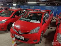 Używany Toyota Yaris 2012 Czerwony Hatchback