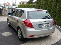 używany Kia Ceed 1.6dm 90KM 2008r. 162 000km