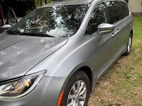 Używany Chrysler Pacifica 2019 Szary Minivan
