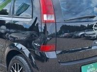 Używany Opel Meriva 90 KM (66 kW) 2004 Czarny Minivan