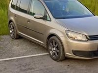 używany VW Touran doinwestowany sam parkuje,navi,panorama