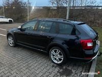 Używany Skoda Octavia Scout 2016 Czarny Kombi