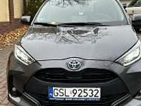 używany Toyota Yaris Hybrid 1.5dm 125KM 2022r. 45 000km