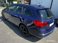 Używany Opel Astra 110 KM (80 kW) 2013 Niebieski Sedan/Limuzyna